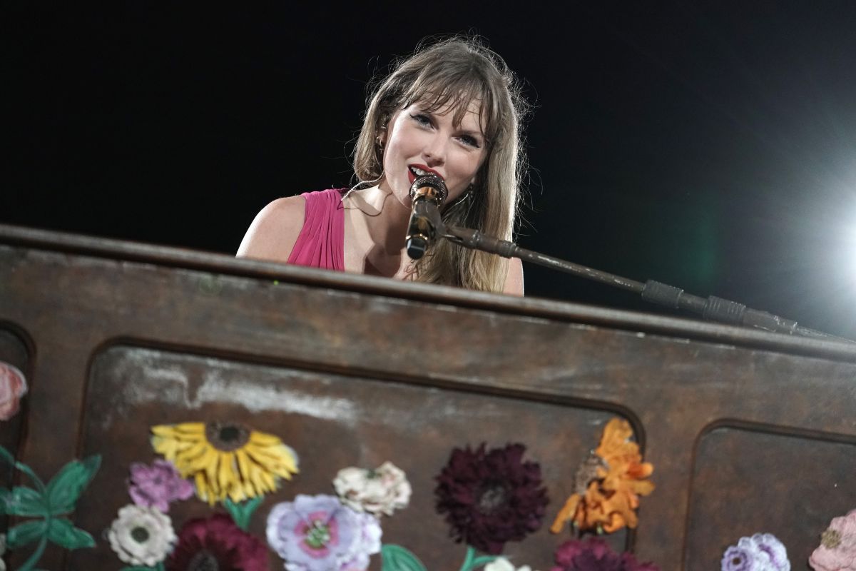 MUNICH, GERMANY - JULY 27: EDITORIAL USE ONLY. NO BOOK COVERS. Taylor Swift performs onstage during 