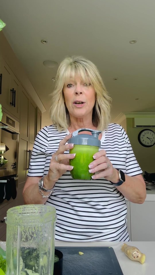 Ruth was praised by fans for showing off her green juice recipe